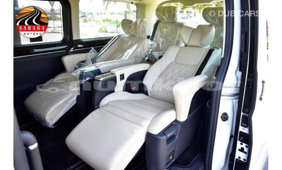Buy Import Toyota Granvia White Car in Import - Dubai in Bumthang Buy Import Toyota Granvia White Car in Import - Dubai in Bumthang