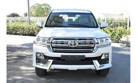Buy Import Toyota Land Cruiser White Car in Import - Dubai in Bumthang Buy Import Toyota Land Cruiser White Car in Import - Dubai in Bumthang