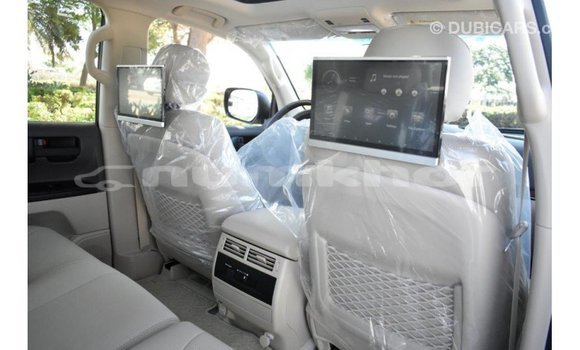 Buy Import Toyota Land Cruiser White Car in Import - Dubai in Bumthang Buy Import Toyota Land Cruiser White Car in Import - Dubai in Bumthang