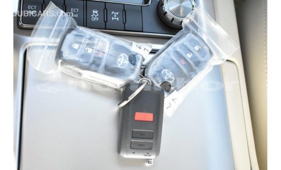 Buy Import Toyota Land Cruiser White Car in Import - Dubai in Bumthang Buy Import Toyota Land Cruiser White Car in Import - Dubai in Bumthang