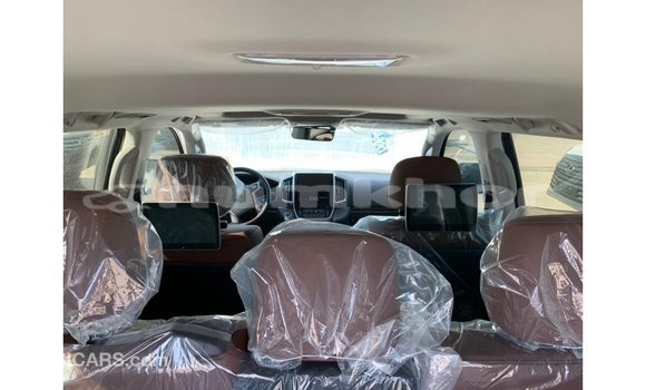 Buy Import Toyota Land Cruiser White Car in Import - Dubai in Bumthang Buy Import Toyota Land Cruiser White Car in Import - Dubai in Bumthang