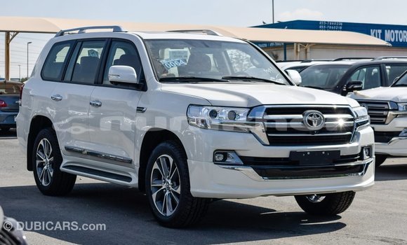 Buy Import Toyota Land Cruiser White Car in Import - Dubai in Bumthang Buy Import Toyota Land Cruiser White Car in Import - Dubai in Bumthang