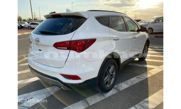 Buy Import Hyundai Santa Fe White Car in Import - Dubai in Bumthang Buy Import Hyundai Santa Fe White Car in Import - Dubai in Bumthang
