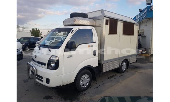 Buy Import Kia Carens White Car in Import - Dubai in Bumthang Buy Import Kia Carens White Car in Import - Dubai in Bumthang