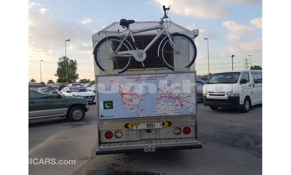 Buy Import Kia Carens White Car in Import - Dubai in Bumthang Buy Import Kia Carens White Car in Import - Dubai in Bumthang