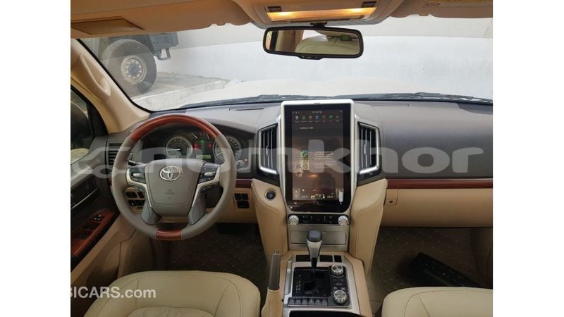 Big with watermark toyota land cruiser bumthang import dubai 2328