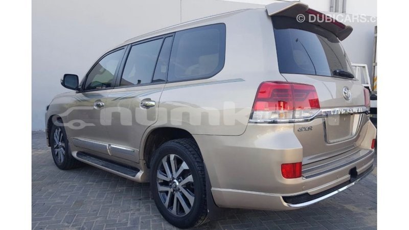 Big with watermark toyota land cruiser bumthang import dubai 2328