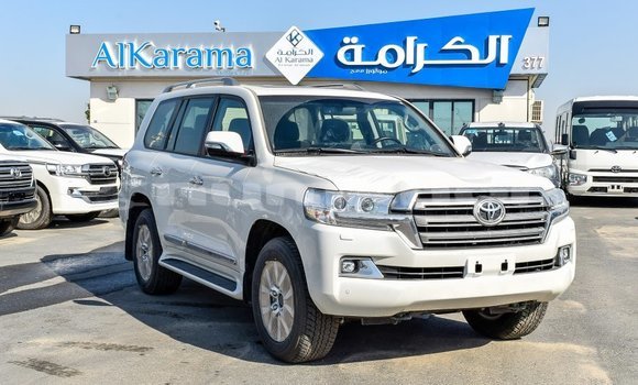 Buy Import Toyota Land Cruiser White Car in Import - Dubai in Bumthang Buy Import Toyota Land Cruiser White Car in Import - Dubai in Bumthang