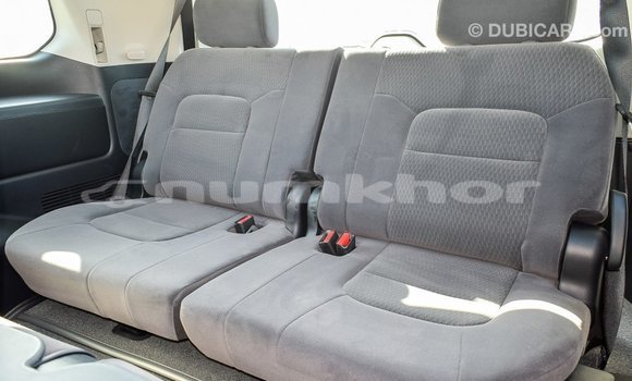 Buy Import Toyota Land Cruiser White Car in Import - Dubai in Bumthang Buy Import Toyota Land Cruiser White Car in Import - Dubai in Bumthang