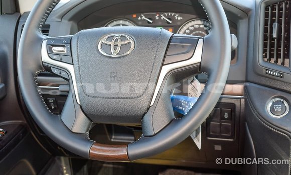 Buy Import Toyota Land Cruiser White Car in Import - Dubai in Bumthang Buy Import Toyota Land Cruiser White Car in Import - Dubai in Bumthang