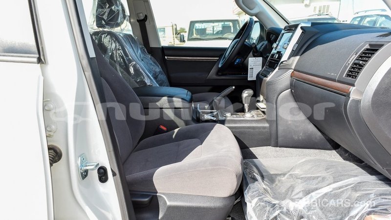 Big with watermark toyota land cruiser bumthang import dubai 2334