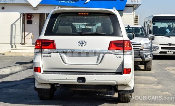 Buy Import Toyota Land Cruiser White Car in Import - Dubai in Bumthang Buy Import Toyota Land Cruiser White Car in Import - Dubai in Bumthang
