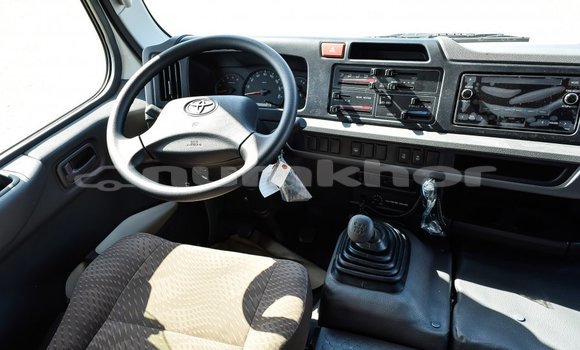 Buy Import Toyota Coaster White Car in Import - Dubai in Bumthang Buy Import Toyota Coaster White Car in Import - Dubai in Bumthang