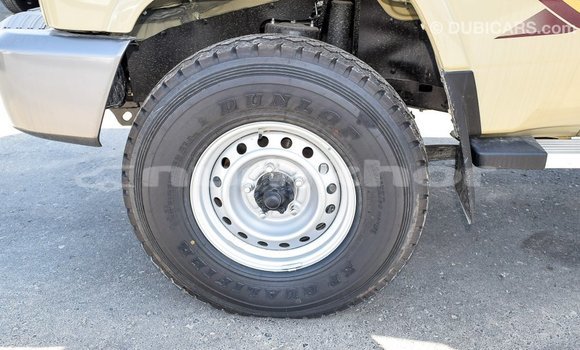 Buy Import Toyota Land Cruiser Beige Car in Import - Dubai in Bumthang Buy Import Toyota Land Cruiser Beige Car in Import - Dubai in Bumthang