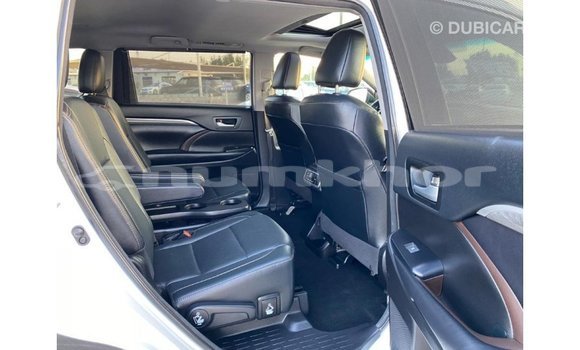 Buy Import Toyota Highlander White Car in Import - Dubai in Bumthang Buy Import Toyota Highlander White Car in Import - Dubai in Bumthang