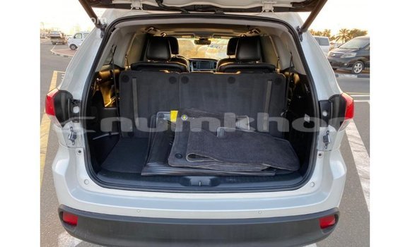 Buy Import Toyota Highlander White Car in Import - Dubai in Bumthang Buy Import Toyota Highlander White Car in Import - Dubai in Bumthang