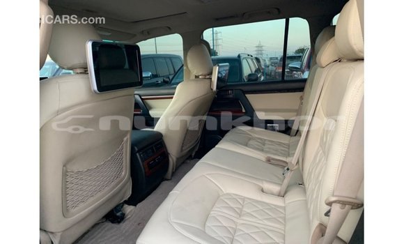 Buy Import Toyota Land Cruiser Blue Car in Import - Dubai in Bumthang Buy Import Toyota Land Cruiser Blue Car in Import - Dubai in Bumthang