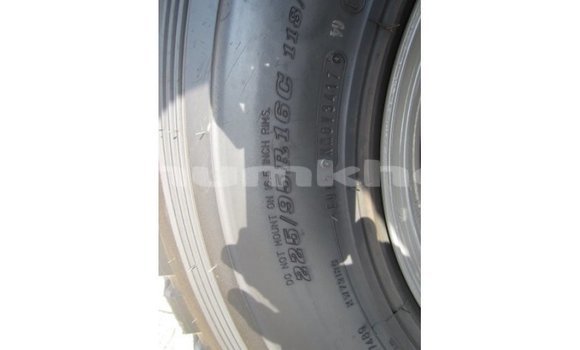 Buy Import Toyota Land Cruiser White Car in Import - Dubai in Bumthang Buy Import Toyota Land Cruiser White Car in Import - Dubai in Bumthang