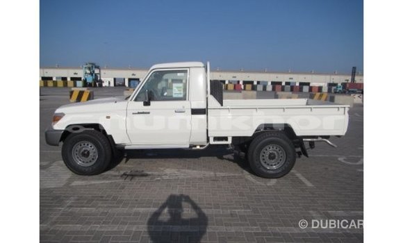 Buy Import Toyota Land Cruiser White Car in Import - Dubai in Bumthang Buy Import Toyota Land Cruiser White Car in Import - Dubai in Bumthang