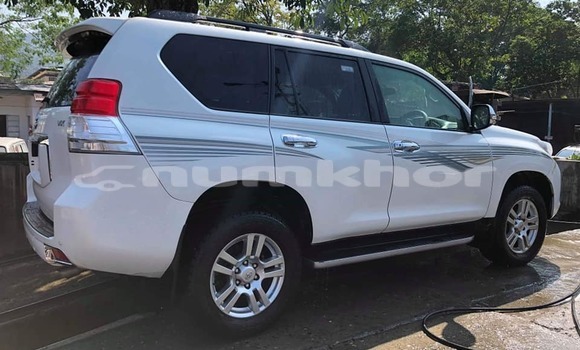 Buy Used Toyota Land Cruiser Prado White Car in Thimphu in Timphu Buy Used Toyota Land Cruiser Prado White Car in Thimphu in Timphu