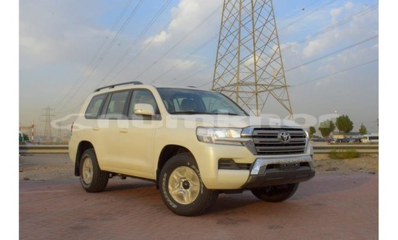 Buy Import Toyota Land Cruiser White Car in Import - Dubai in Bumthang Buy Import Toyota Land Cruiser White Car in Import - Dubai in Bumthang