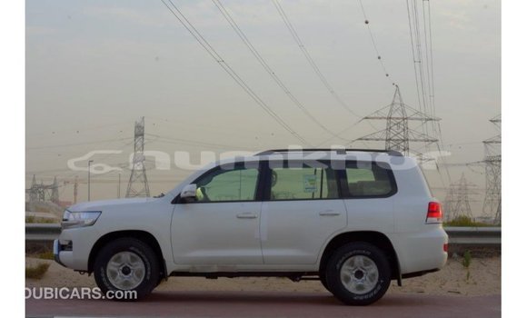 Buy Import Toyota Land Cruiser White Car in Import - Dubai in Bumthang Buy Import Toyota Land Cruiser White Car in Import - Dubai in Bumthang