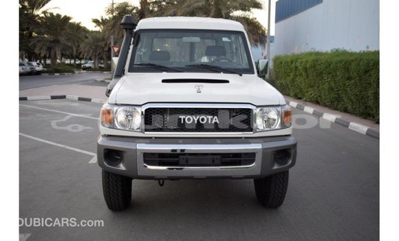 Buy Import Toyota Land Cruiser White Car in Import - Dubai in Bumthang Buy Import Toyota Land Cruiser White Car in Import - Dubai in Bumthang