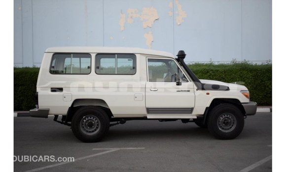 Buy Import Toyota Land Cruiser White Car in Import - Dubai in Bumthang Buy Import Toyota Land Cruiser White Car in Import - Dubai in Bumthang