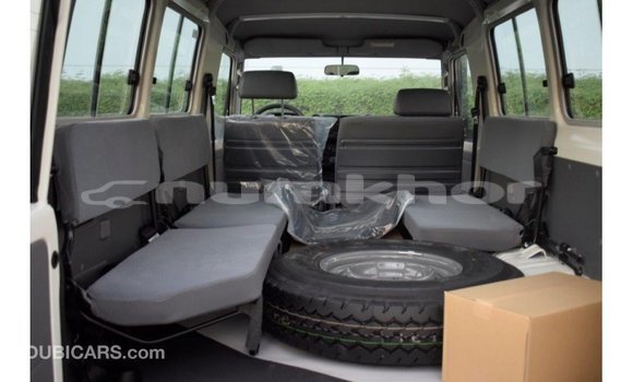 Buy Import Toyota Land Cruiser White Car in Import - Dubai in Bumthang Buy Import Toyota Land Cruiser White Car in Import - Dubai in Bumthang
