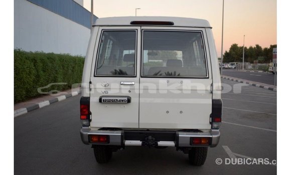 Buy Import Toyota Land Cruiser White Car in Import - Dubai in Bumthang Buy Import Toyota Land Cruiser White Car in Import - Dubai in Bumthang