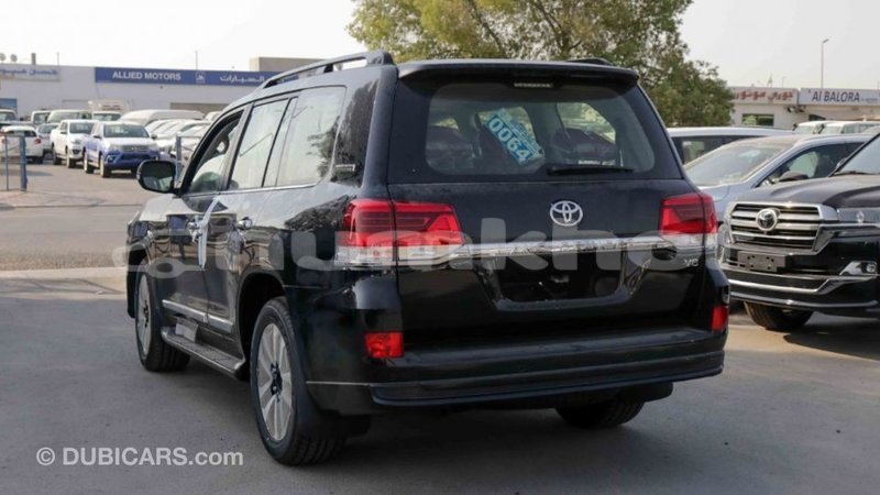Big with watermark toyota land cruiser bumthang import dubai 2400