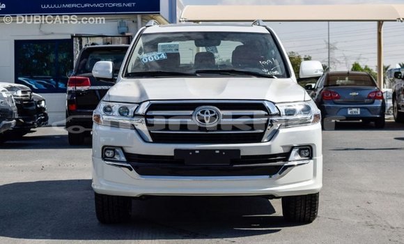 Buy Import Toyota Land Cruiser White Car in Import - Dubai in Bumthang Buy Import Toyota Land Cruiser White Car in Import - Dubai in Bumthang