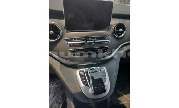 Buy Import Mercedes-Benz 250 Black Car in Import - Dubai in Bumthang Buy Import Mercedes-Benz 250 Black Car in Import - Dubai in Bumthang