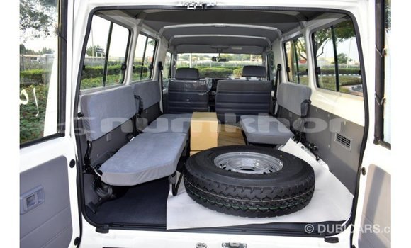 Buy Import Toyota Land Cruiser White Car in Import - Dubai in Bumthang Buy Import Toyota Land Cruiser White Car in Import - Dubai in Bumthang