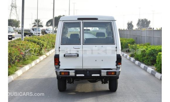 Buy Import Toyota Land Cruiser White Car in Import - Dubai in Bumthang Buy Import Toyota Land Cruiser White Car in Import - Dubai in Bumthang