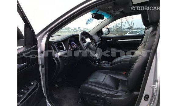 Buy Import Toyota Highlander Other Car in Import - Dubai in Bumthang Buy Import Toyota Highlander Other Car in Import - Dubai in Bumthang