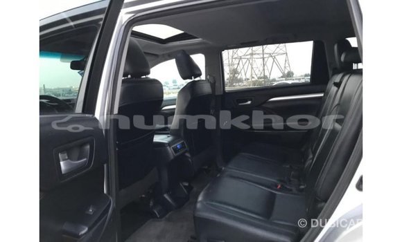 Buy Import Toyota Highlander Other Car in Import - Dubai in Bumthang Buy Import Toyota Highlander Other Car in Import - Dubai in Bumthang