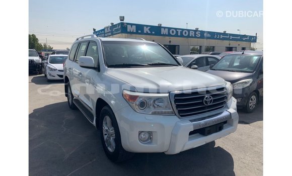 Buy Import Toyota Land Cruiser White Car in Import - Dubai in Bumthang Buy Import Toyota Land Cruiser White Car in Import - Dubai in Bumthang