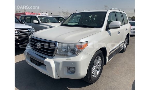 Buy Import Toyota Land Cruiser White Car in Import - Dubai in Bumthang Buy Import Toyota Land Cruiser White Car in Import - Dubai in Bumthang