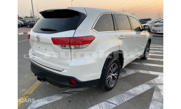 Buy Import Toyota Highlander White Car in Import - Dubai in Bumthang Buy Import Toyota Highlander White Car in Import - Dubai in Bumthang