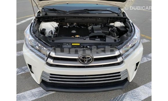 Buy Import Toyota Highlander White Car in Import - Dubai in Bumthang Buy Import Toyota Highlander White Car in Import - Dubai in Bumthang