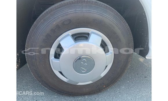 Buy Import Hyundai Accent White Car in Import - Dubai in Bumthang Buy Import Hyundai Accent White Car in Import - Dubai in Bumthang