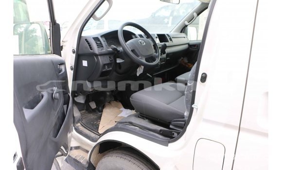 Buy Import Toyota Hiace White Car in Import - Dubai in Bumthang Buy Import Toyota Hiace White Car in Import - Dubai in Bumthang