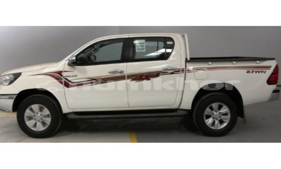 Buy Import Toyota Hilux White Car in Import - Dubai in Bumthang Buy Import Toyota Hilux White Car in Import - Dubai in Bumthang