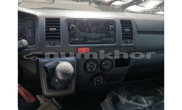 Buy Import Toyota Hiace White Car in Import - Dubai in Bumthang Buy Import Toyota Hiace White Car in Import - Dubai in Bumthang