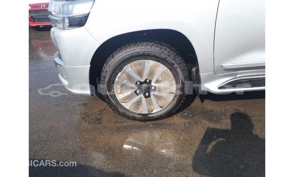 Buy Import Toyota Land Cruiser Other Car in Import - Dubai in Bumthang Buy Import Toyota Land Cruiser Other Car in Import - Dubai in Bumthang