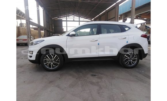 Buy Import Hyundai Tucson White Car in Import - Dubai in Bumthang Buy Import Hyundai Tucson White Car in Import - Dubai in Bumthang