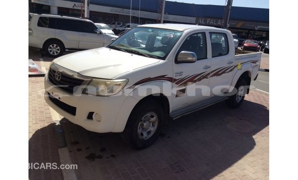 Buy Import Toyota Hilux White Car in Import - Dubai in Bumthang Buy Import Toyota Hilux White Car in Import - Dubai in Bumthang