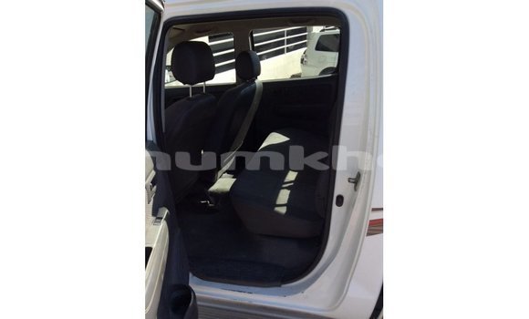 Buy Import Toyota Hilux White Car in Import - Dubai in Bumthang Buy Import Toyota Hilux White Car in Import - Dubai in Bumthang
