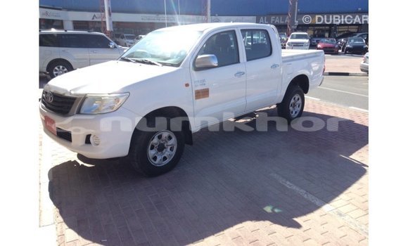 Buy Import Toyota Hilux White Car in Import - Dubai in Bumthang Buy Import Toyota Hilux White Car in Import - Dubai in Bumthang
